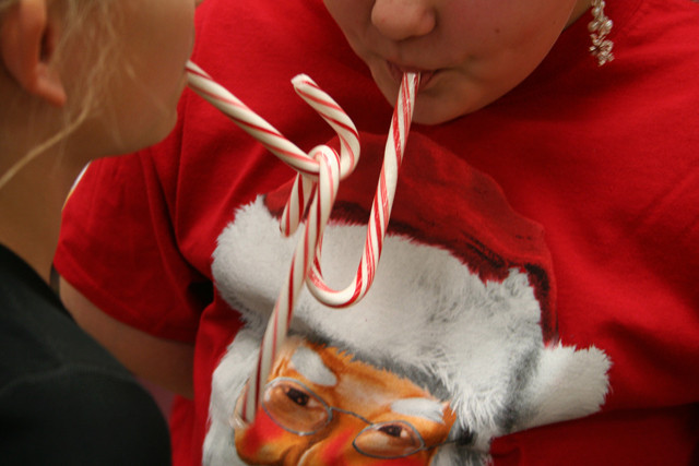 Candy Cane Christmas Game
 Fun Christmas Party Games for the Family