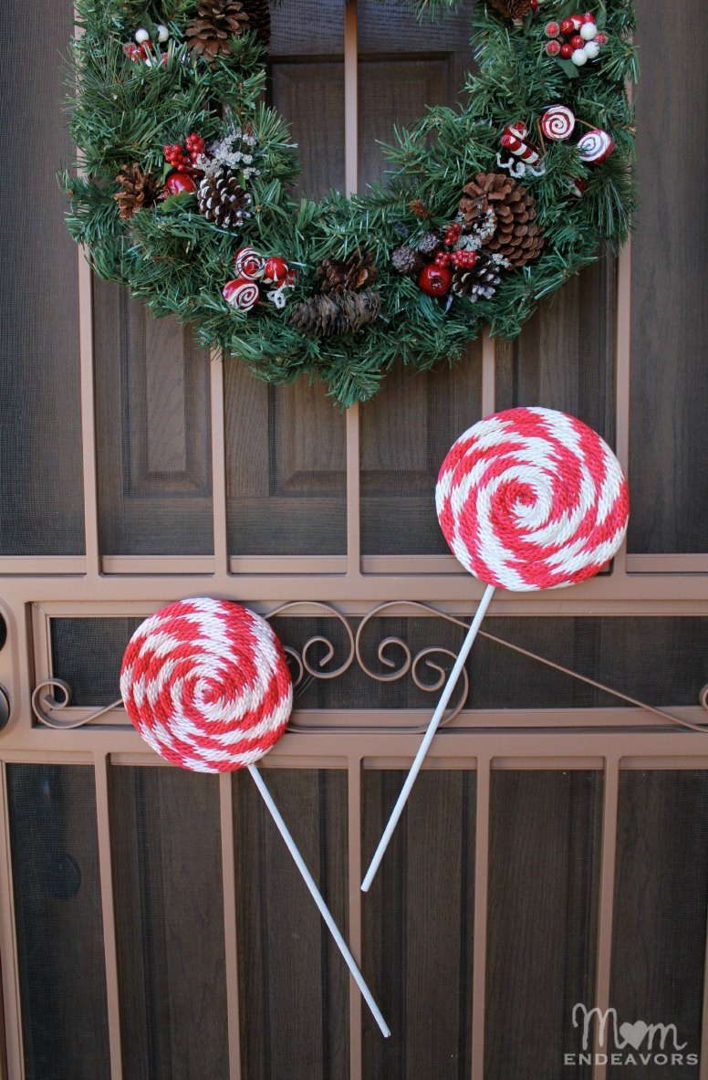 Candy Christmas Decorations
 DIY Peppermint Lollipops Christmas Decor