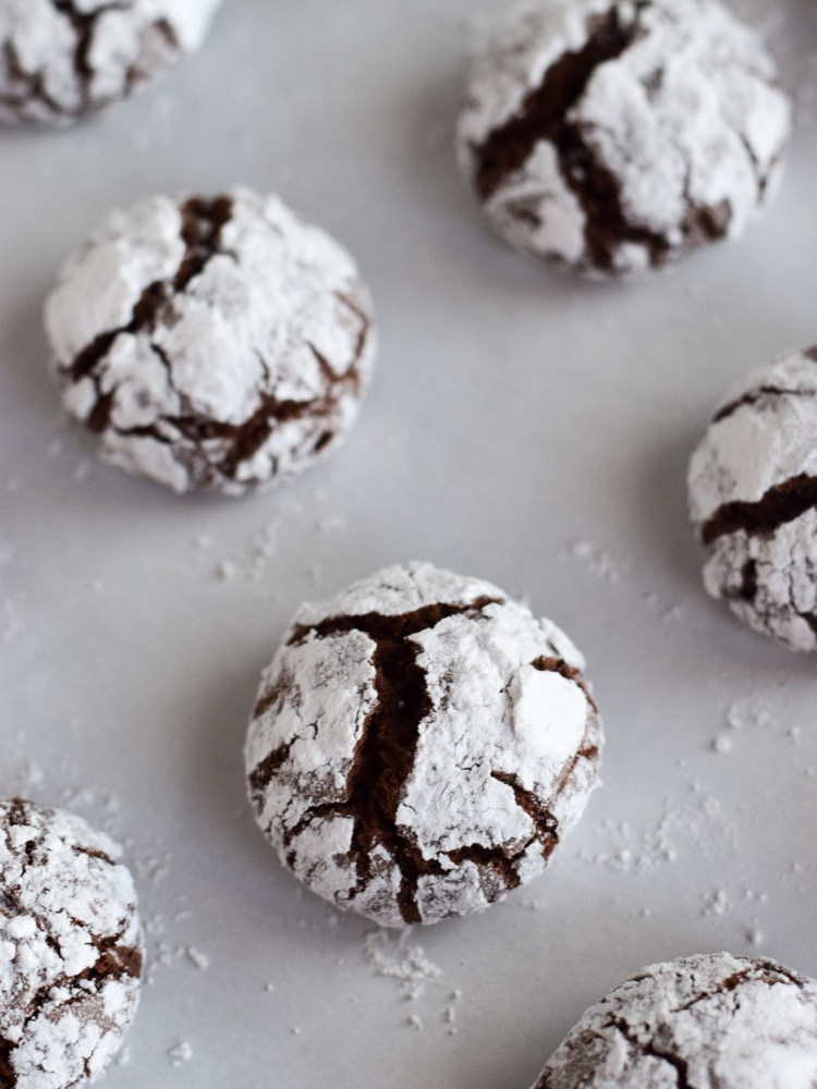 Chocolate Christmas Cookies With Powdered Sugar
 Mexican Chocolate Crinkle Cookies Isabel Eats