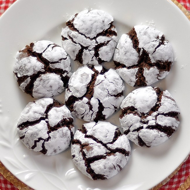 Chocolate Christmas Cookies With Powdered Sugar
 foo Blog Archive Chocolate Crinkle Cookies