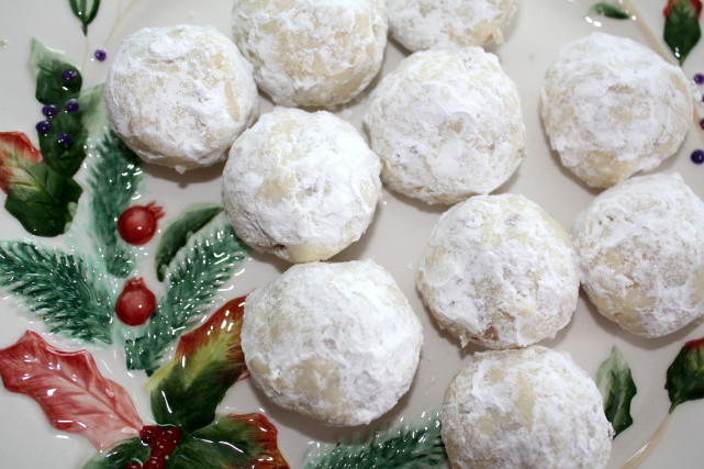 Christmas Ball Cookies Powdered Sugar
 Busy Mom Recipes Powdered Nut Balls