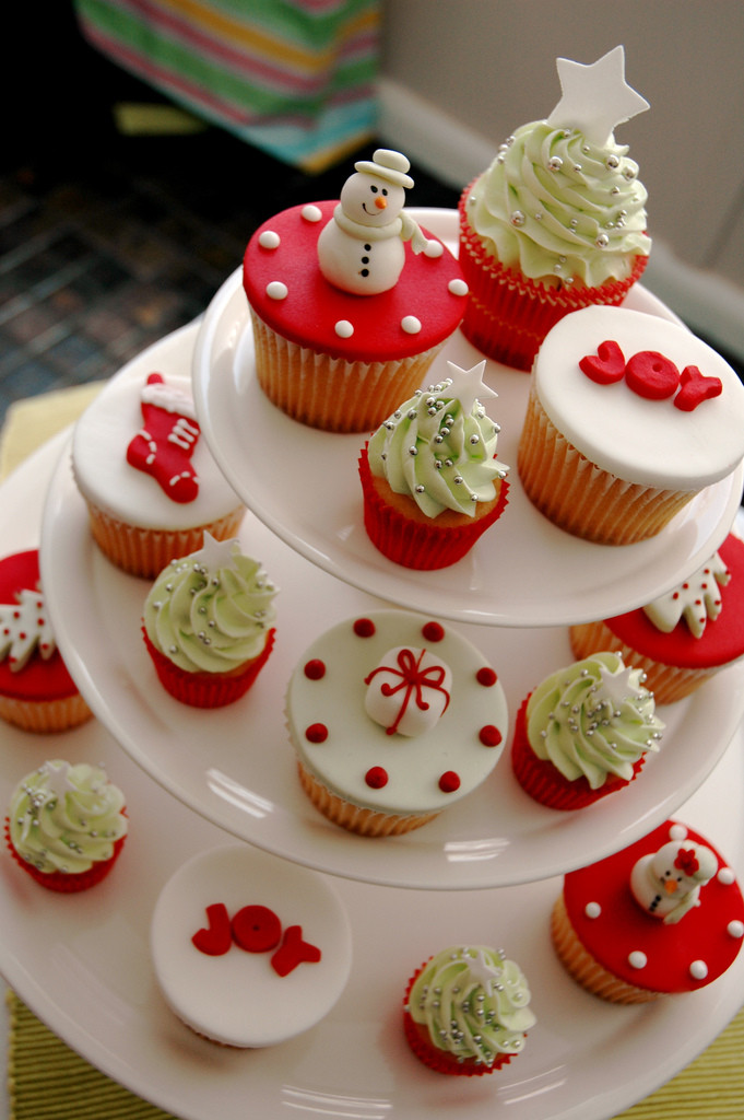 Christmas Cake Cupcakes
 Niecey s blog Don 39t for to keep checking Cupcake