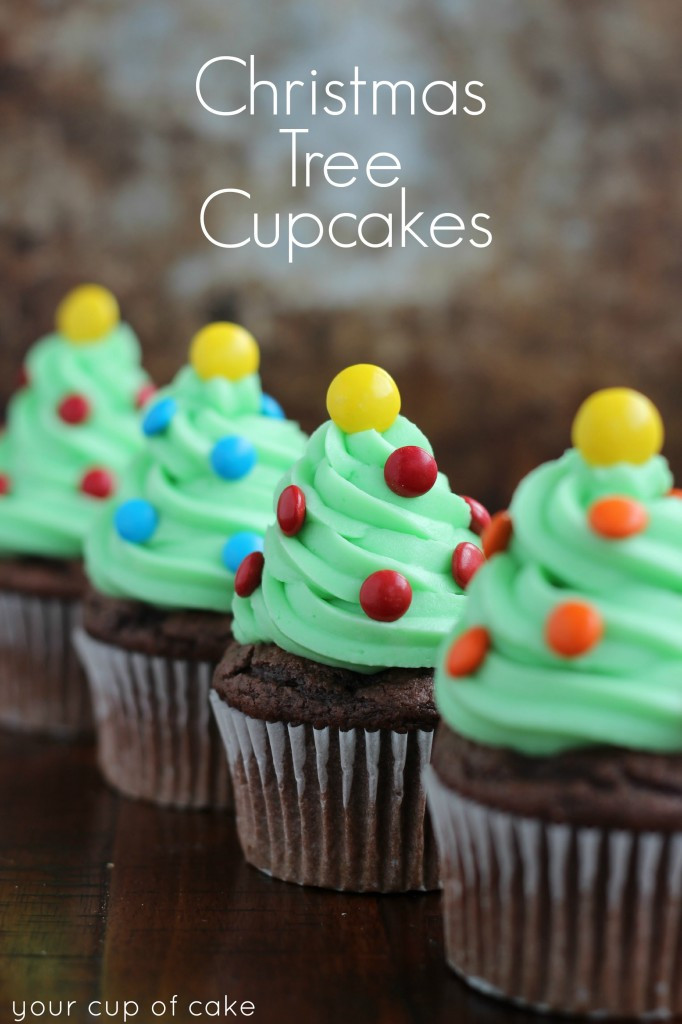 Christmas Cake Cupcakes
 Easy Cupcake Decorating for Christmas Your Cup of Cake