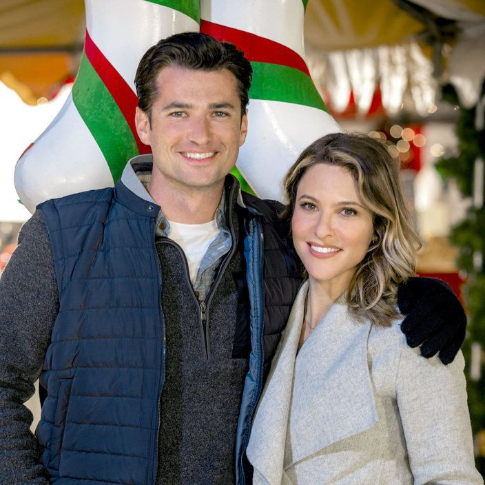 Christmas Cookies Hallmark Movie
 "Christmas Cookies" Corporate woman goes to small town to