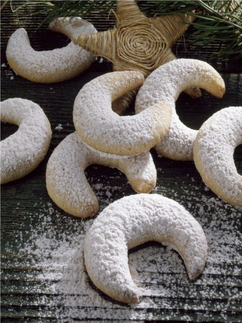 Christmas Crescent Cookies
 Crescent moon cookies I will find an excuse to make these