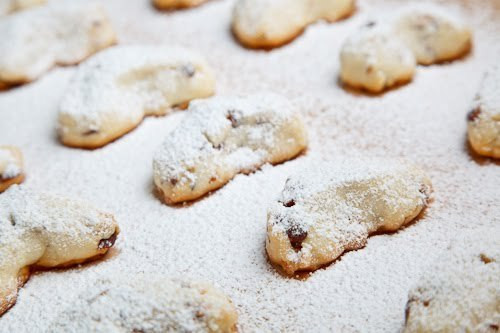 Christmas Crescent Cookies
 almond crescent cookies