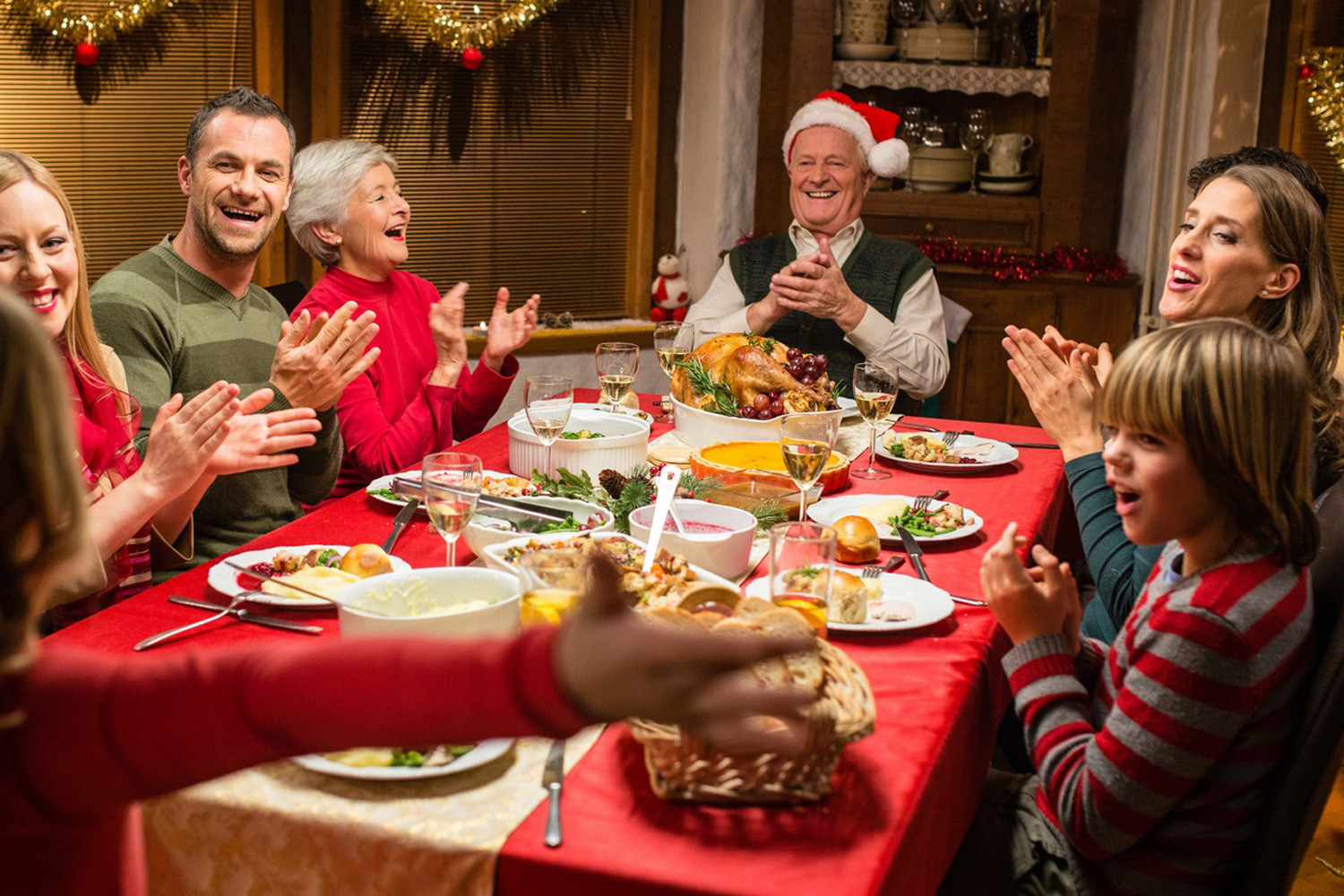 Christmas Family Dinners
 Mum charges family a fixed price to e over for