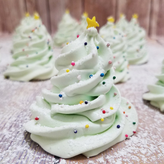Christmas Meringue Cookies
 Christmas Tree Meringue Cookies – Rumbly in my Tumbly
