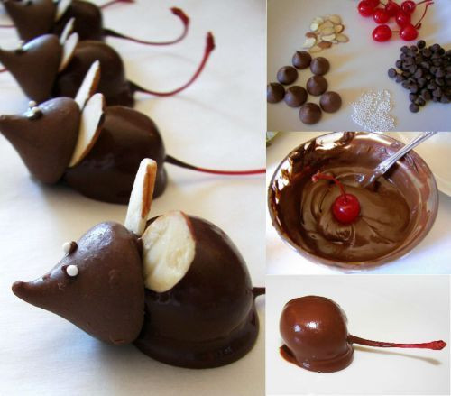 Christmas Mouse Candy
 These Christmas Mice are so cute and fun to make
