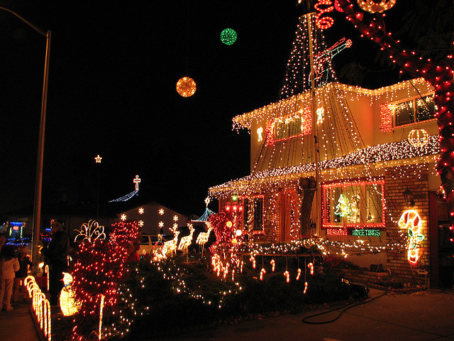 Christmas On Candy Cane Lane
 Where to See Christmas Lights in Seattle