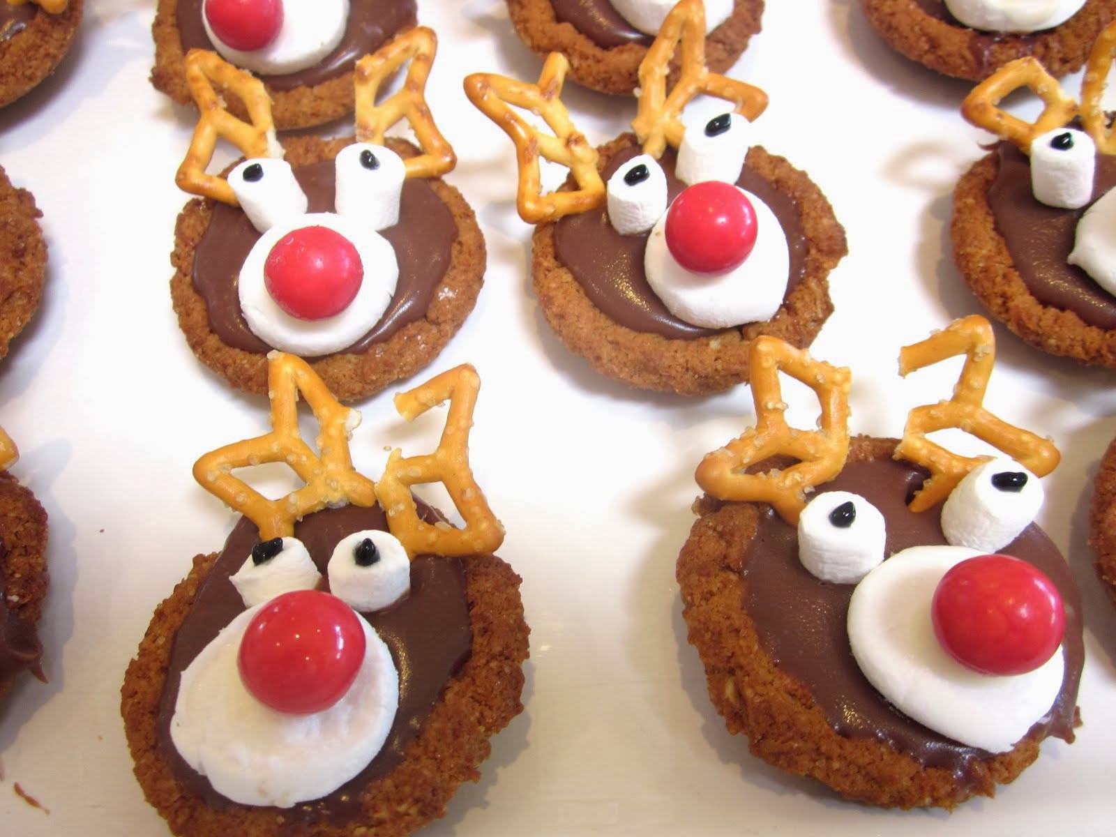 Christmas Reindeer Cookies
 Kiwi Fruit and Strawberry Christmas Tree Platter