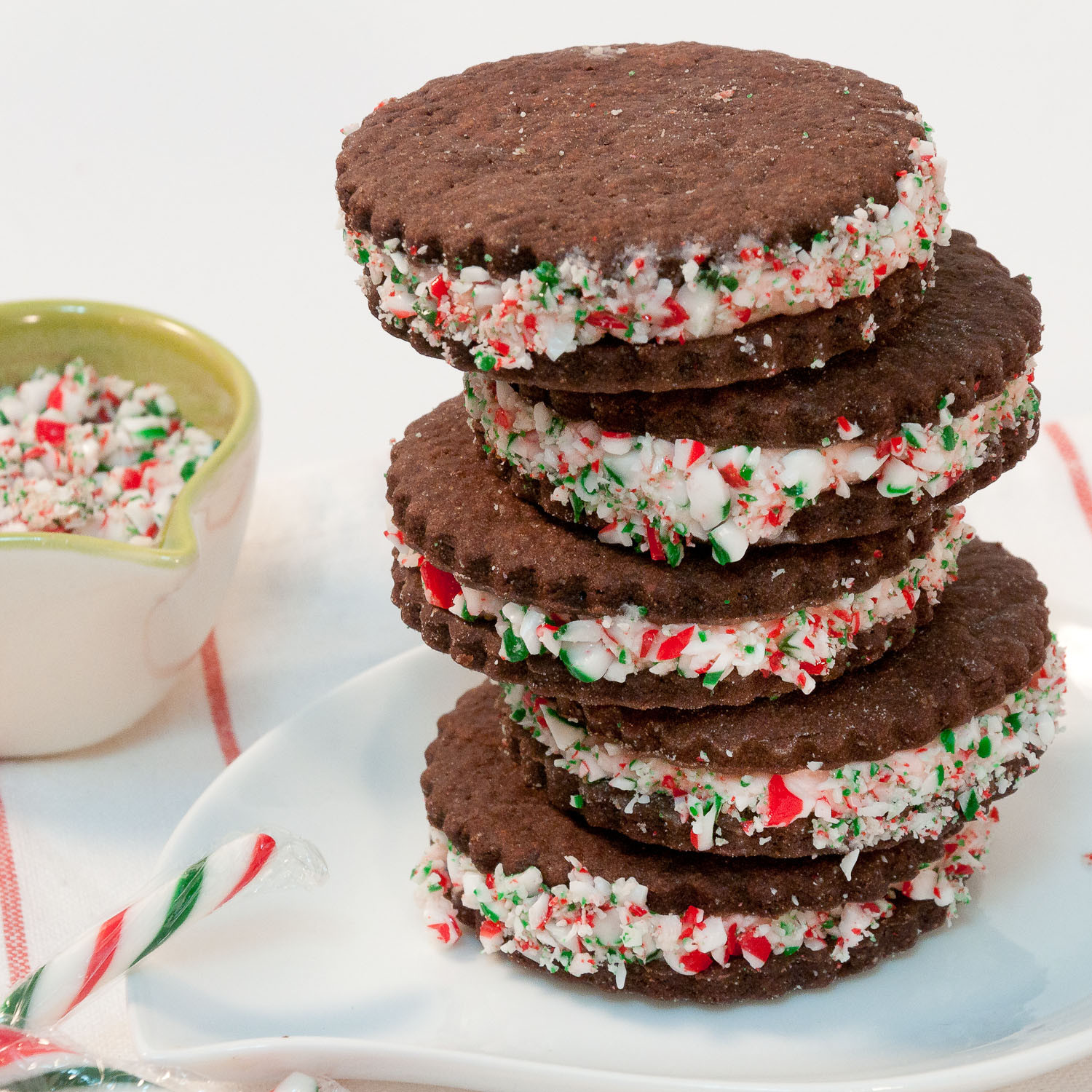 Christmas Sandwich Cookies
 Sweet Twist of Blogging Chocolate Mint Sandwich Cookies