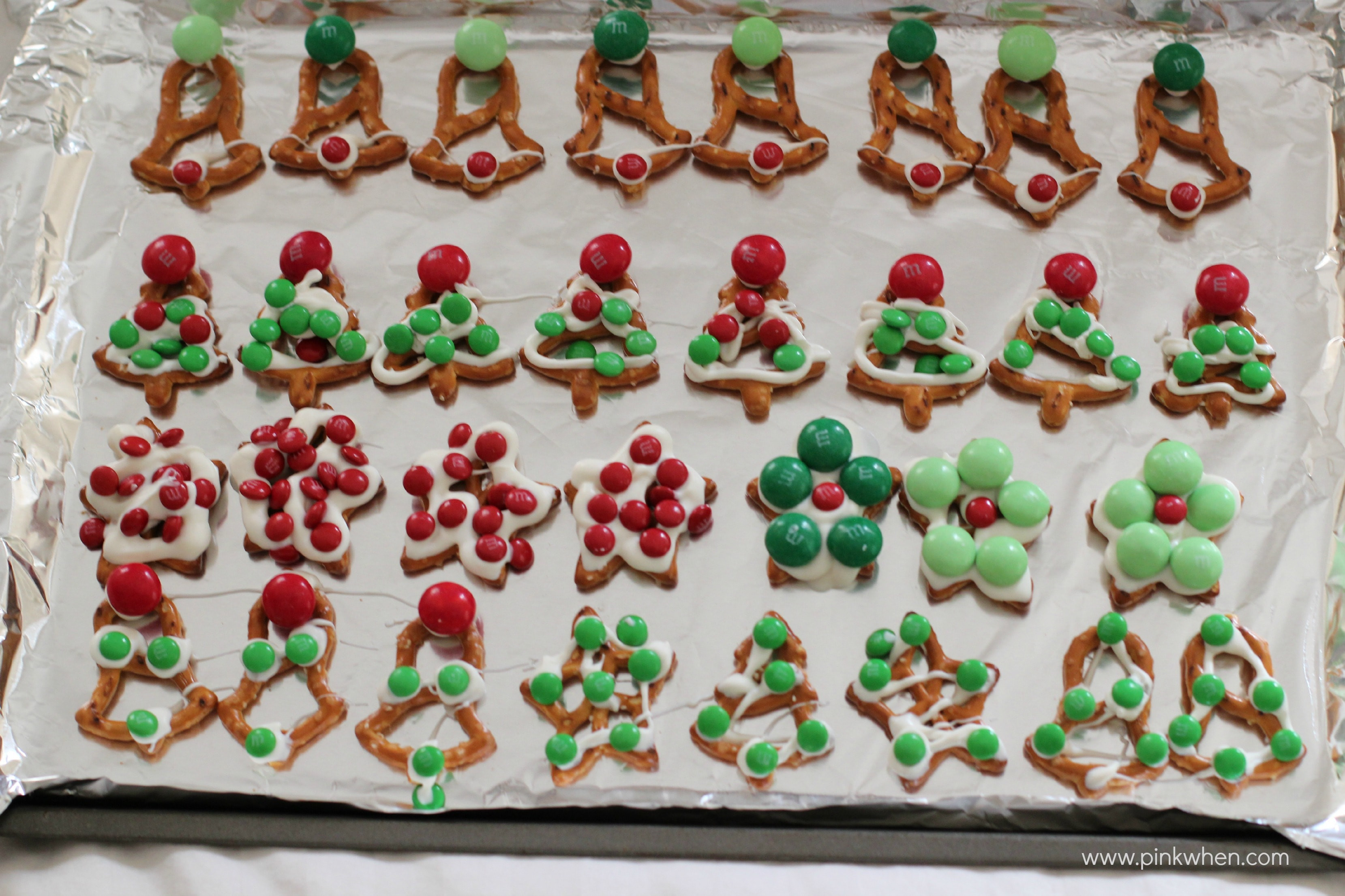 Christmas Shaped Pretzels
 How to Make Holiday Pretzels and Santa s Snack Mix PinkWhen