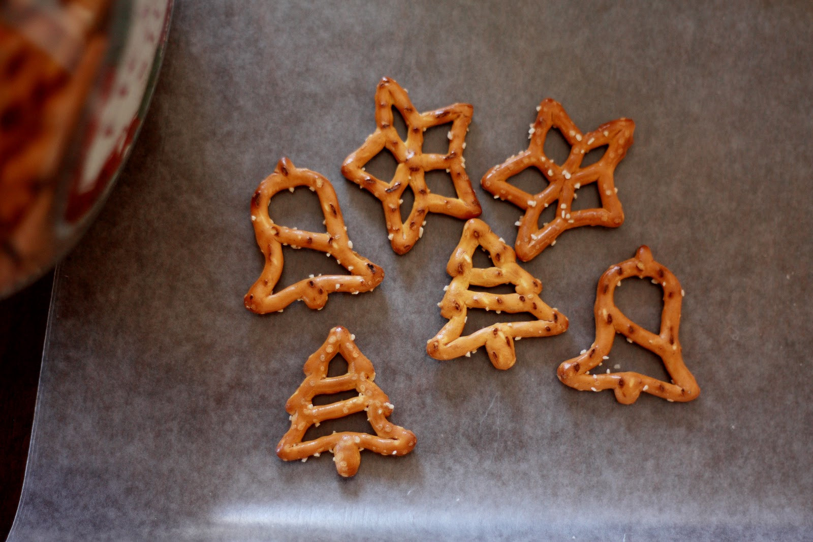 Christmas Shaped Pretzels
 Notes She Wrote A yummy and easy Christmas treat