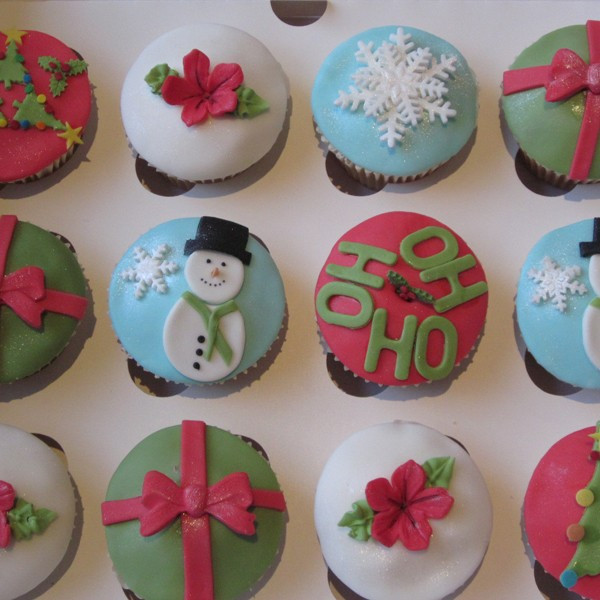 Christmas Themed Cupcakes
 Neo Cakes