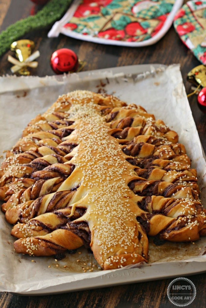 Christmas Tree Bread
 Christmas Tree Bread Braided Nutella Christmas Tree Bread