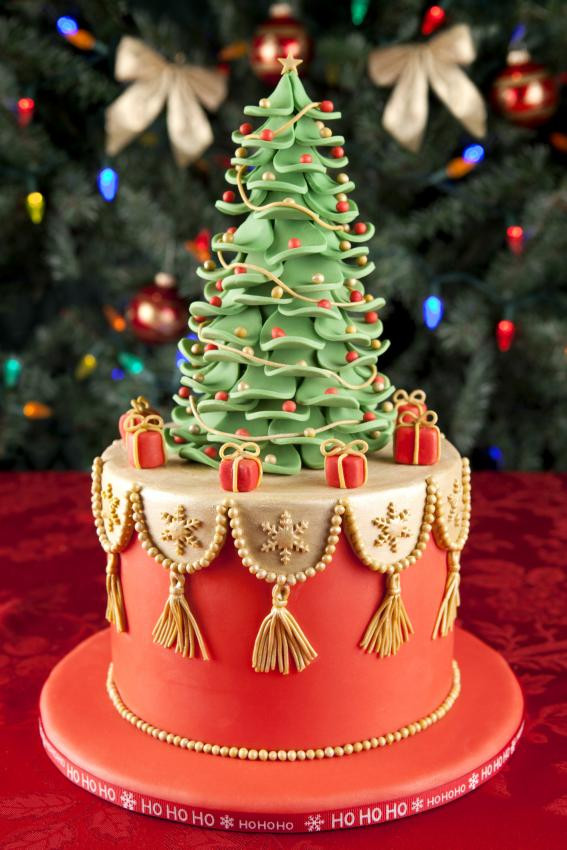 Christmas Tree Cakes
 Top 10 Christmas Cake Designs [Slideshow]