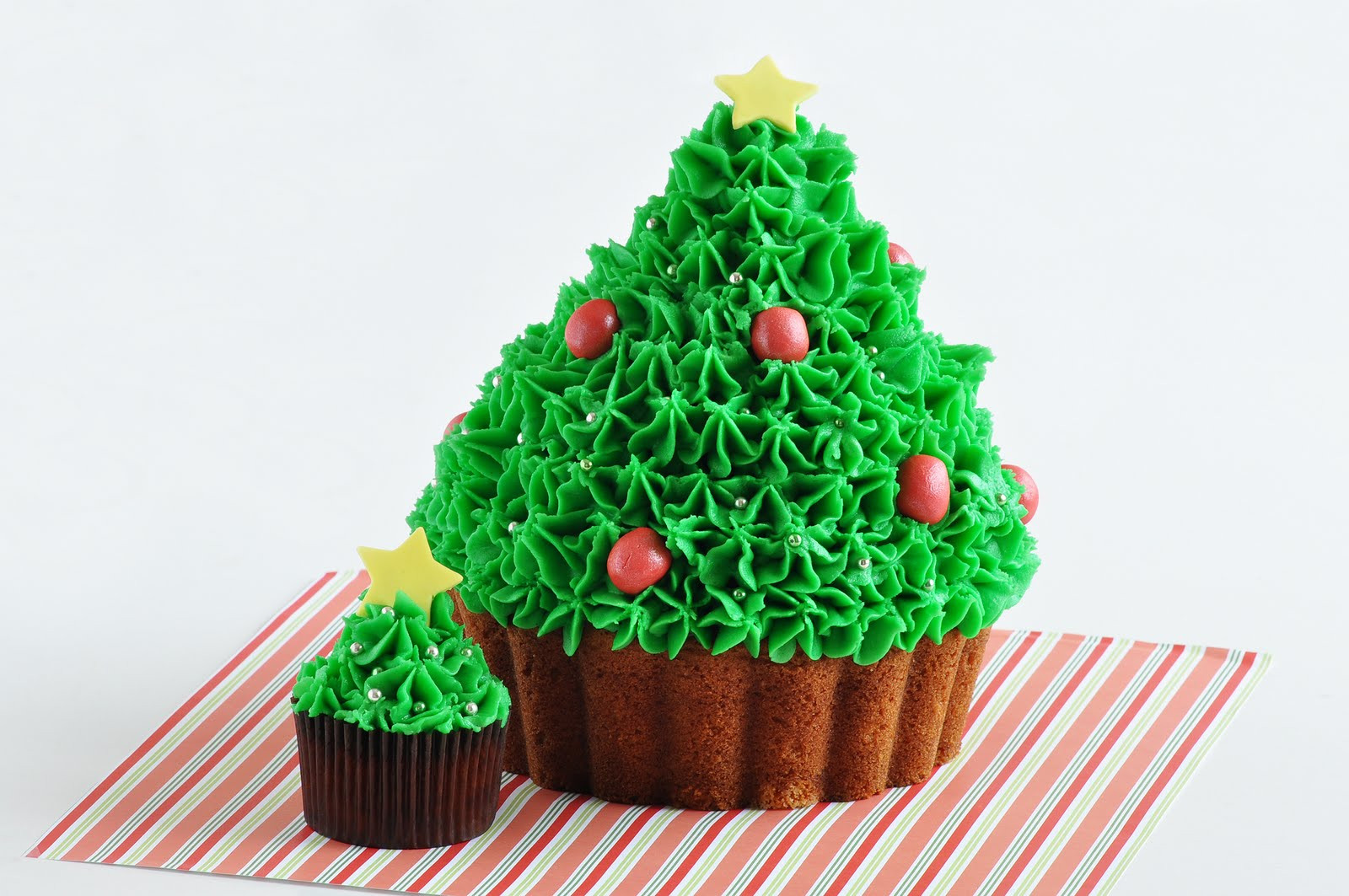 Christmas Tree Cupcakes Cake
 Chita Juice Cupcakes That are Also Christmas Trees