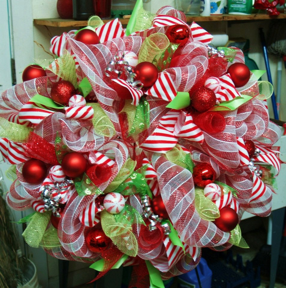 Christmas Wreath Candy
 Candy Themed De esh Christmas Wreath