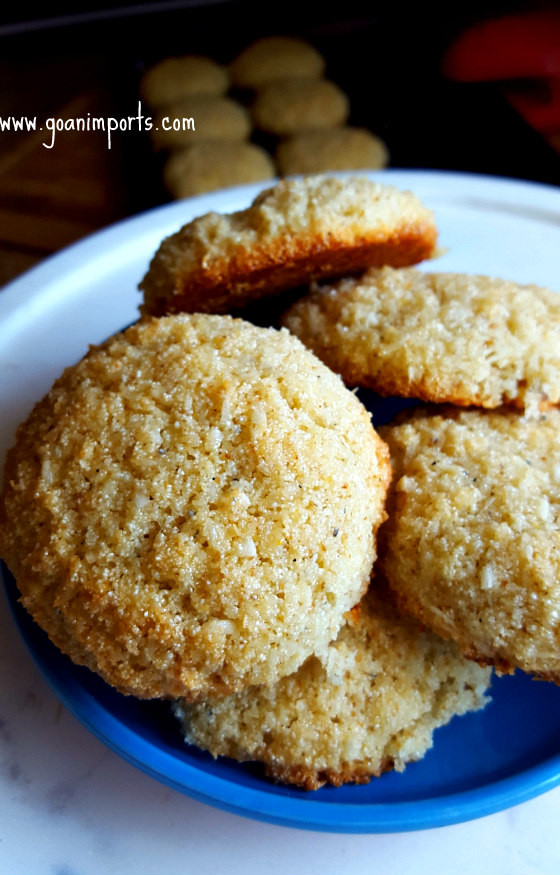 Coconut Christmas Cookies
 Bolinhos de Coco – Coconut Cookies Recipes – GoanImports