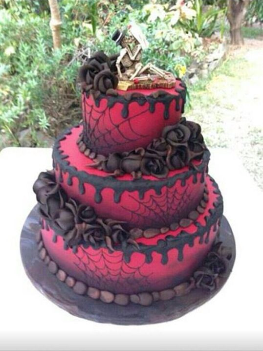 Cool Halloween Cakes
 Cool gothic Halloween cake Sweets