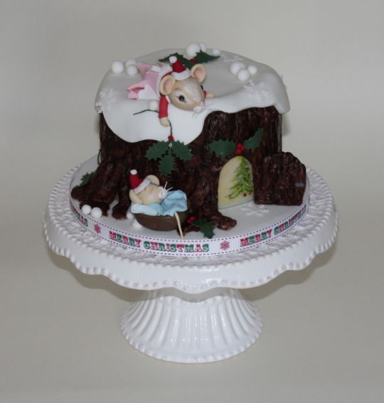Cute Christmas Cakes
 Cute Mice Christmas Cake cake by Erika Cakes CakesDecor