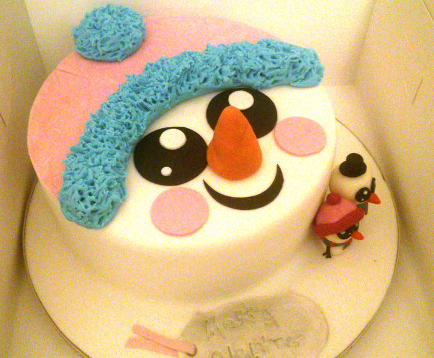 Cute Christmas Cakes
 Cute Snowmen Christmas Cake cake by Danielle Lainton