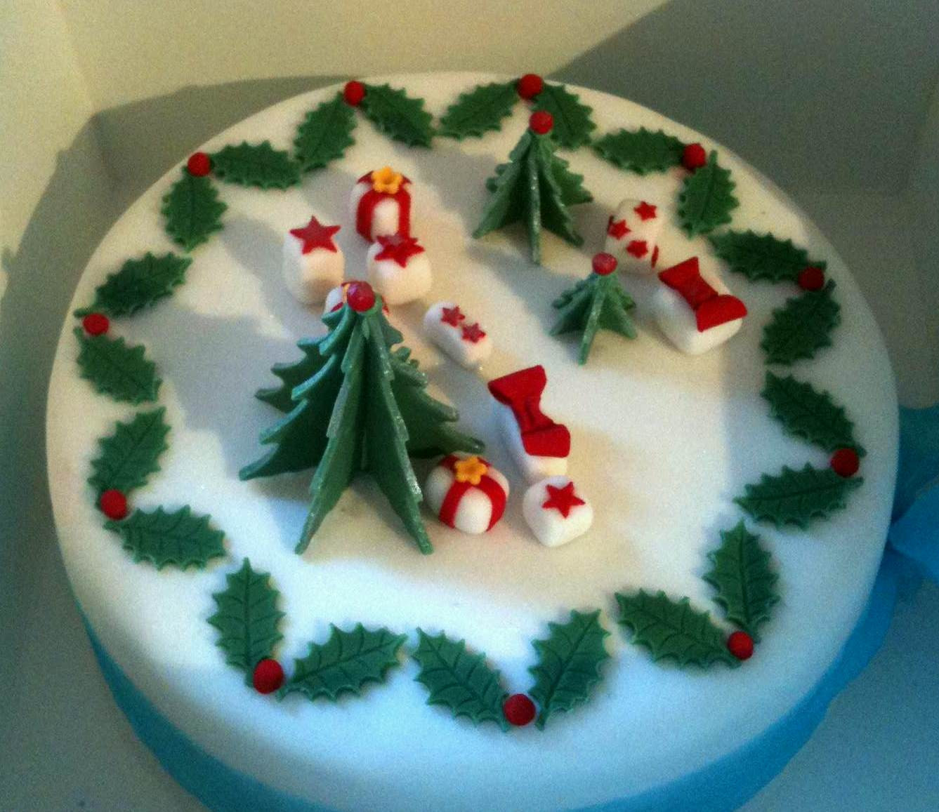 Decorated Christmas Cakes
 Pool Christmas Cakes