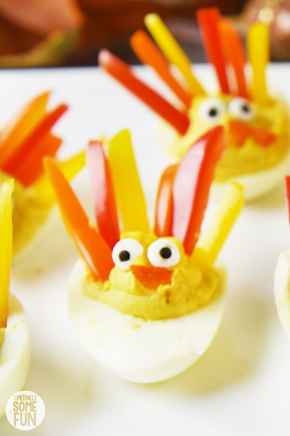 Deviled Eggs For Thanksgiving
 Deviled Egg Turkeys ⋆ Easy Turkey Shaped Deviled Eggs