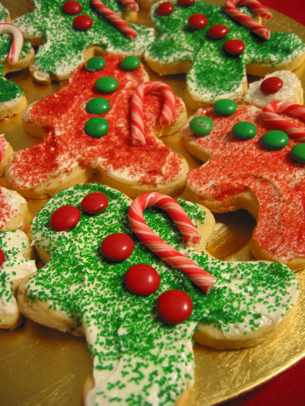 Easy Decorative Christmas Cookies
 Decorate Gingerbread Men Quick and Easy Christmas Cookies