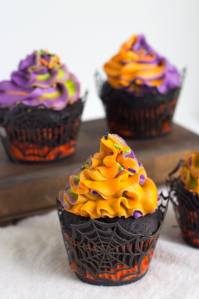 Easy Halloween Cupcakes For School
 Halloween Swirled Cupcakes