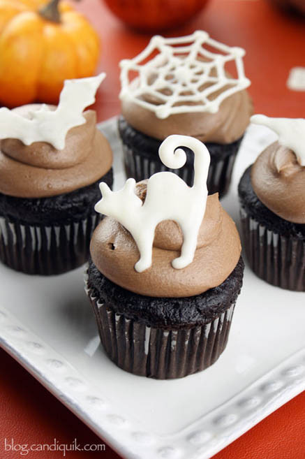 Easy Halloween Cupcakes
 Easy DIY Halloween Cupcake Toppers