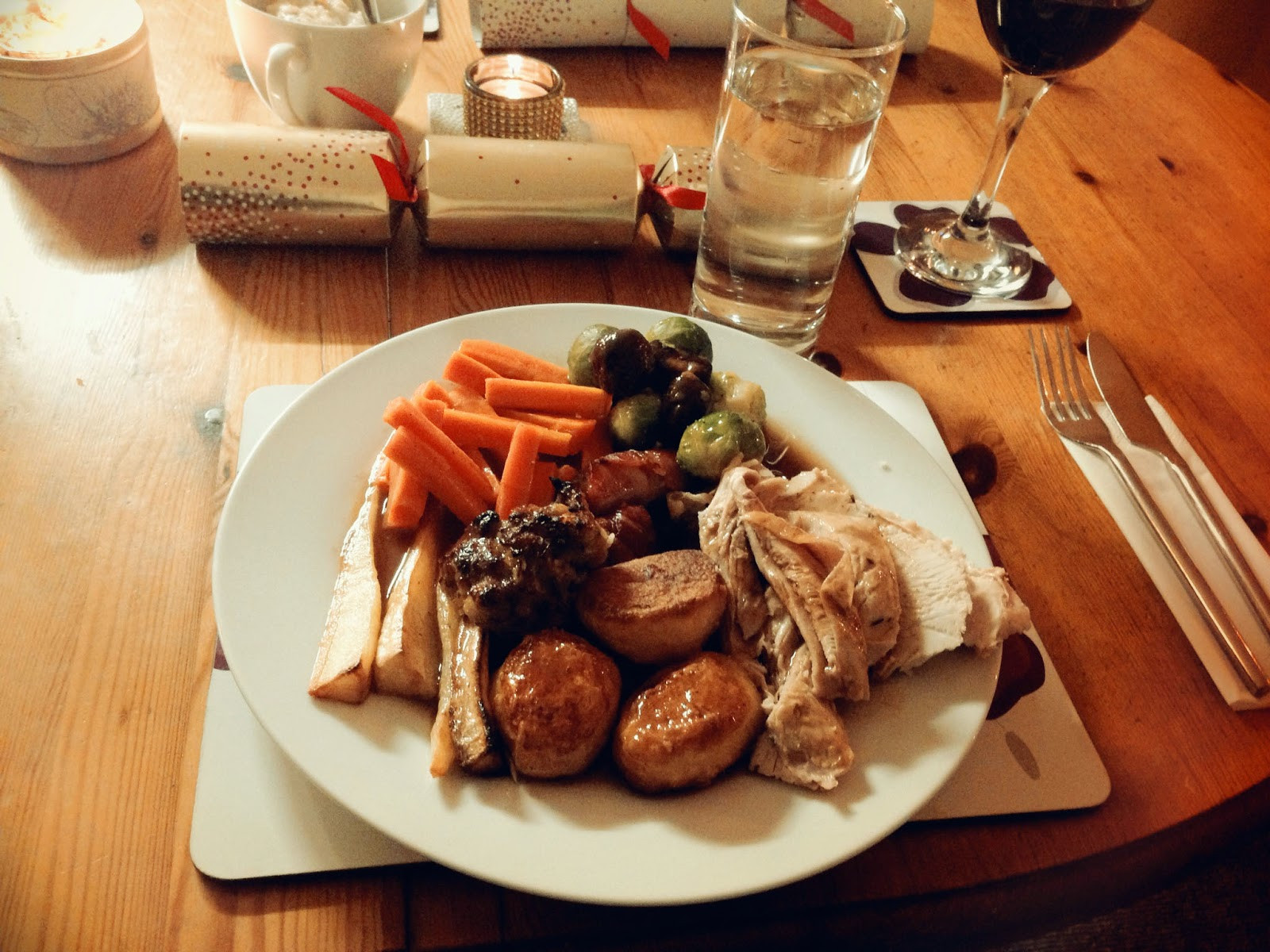 English Christmas Dinner
 Julie Pennell A Traditional Christmas Dinner England