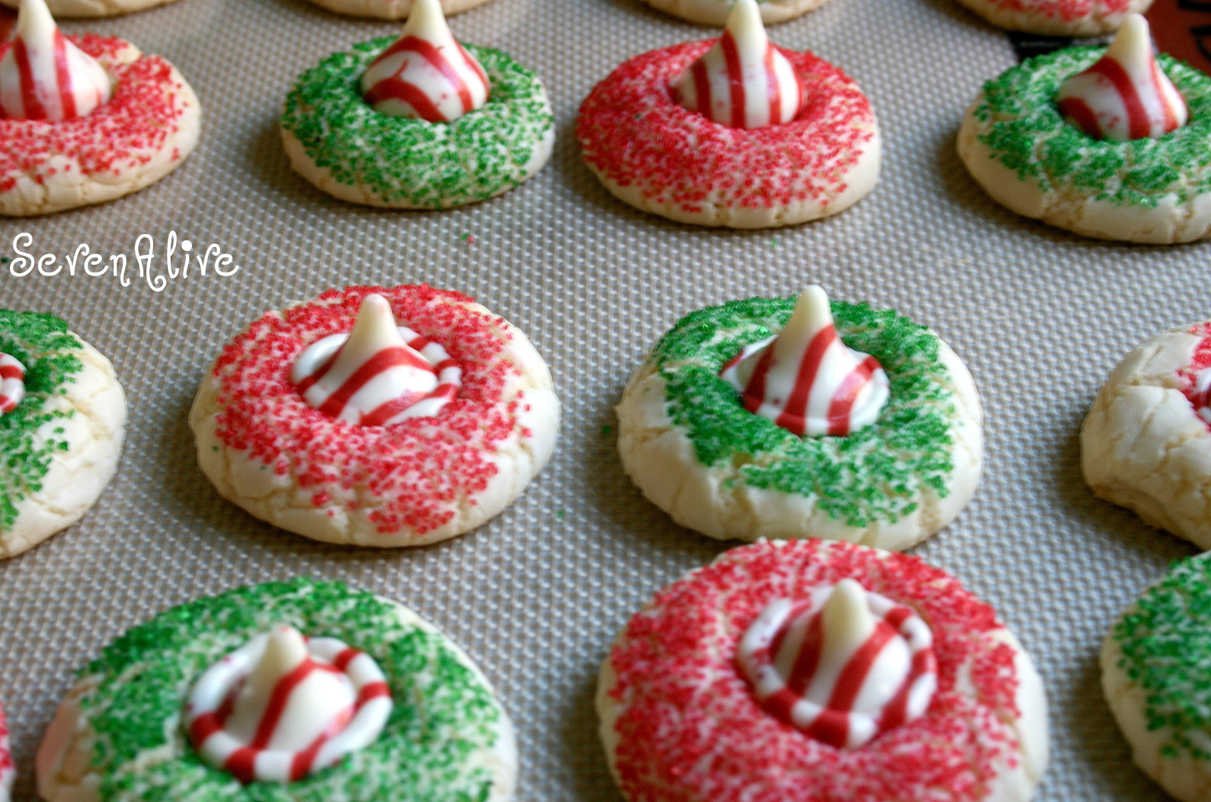 Fun Christmas Cookies
 Holiday Cake Mix Cookies