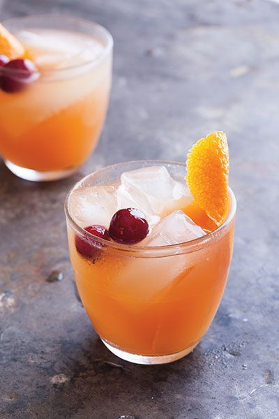 Fun Thanksgiving Drinks
 Thanksgiving Cali Style Cranberry Vodka Punch