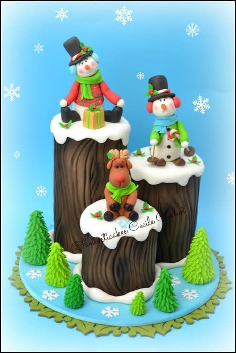 Funny Christmas Cakes
 Funny Christmas Logs cake by Cecile Crabot CakesDecor