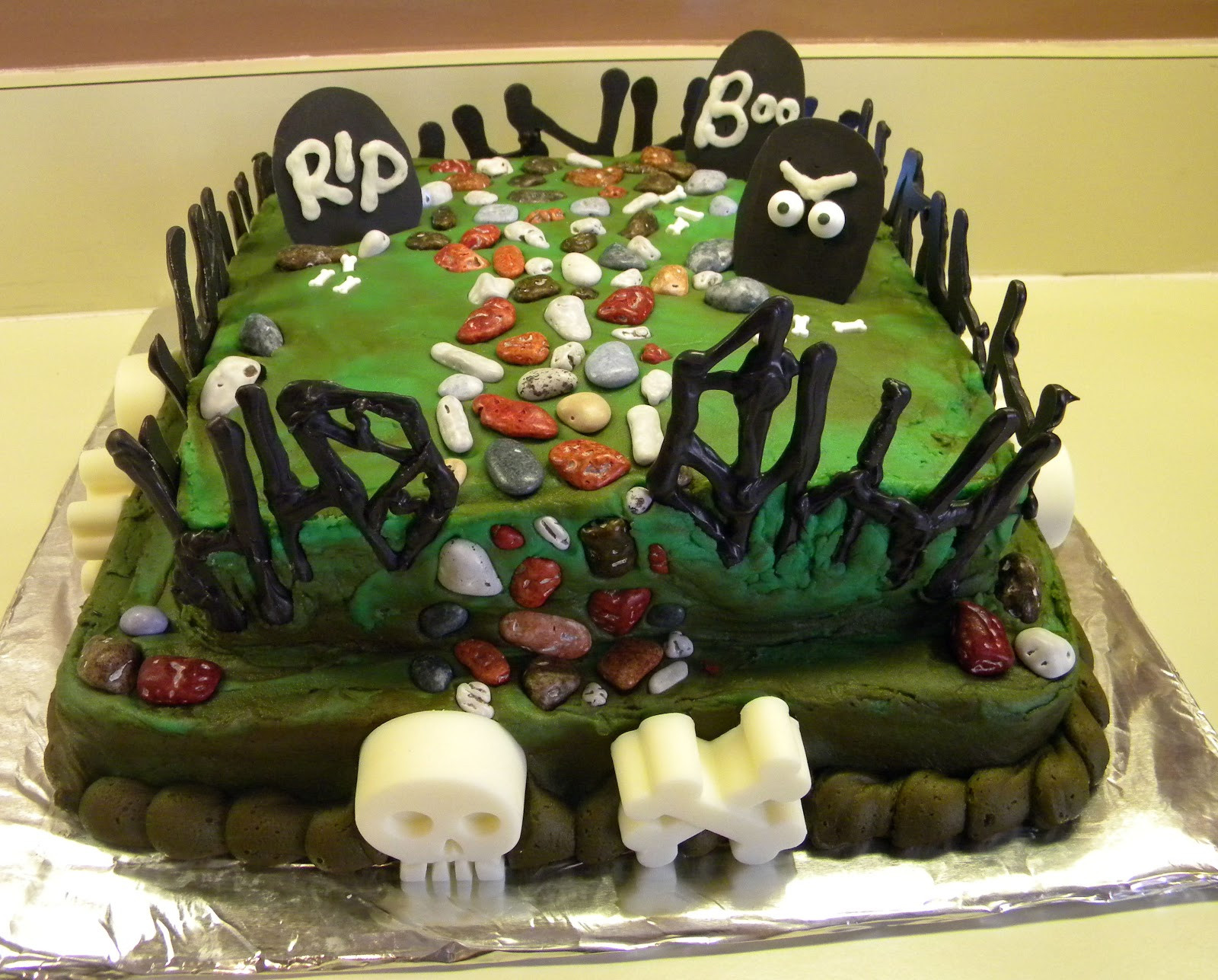 Graveyard Cakes Halloween
 Cake and Jewelry Graveyard cake