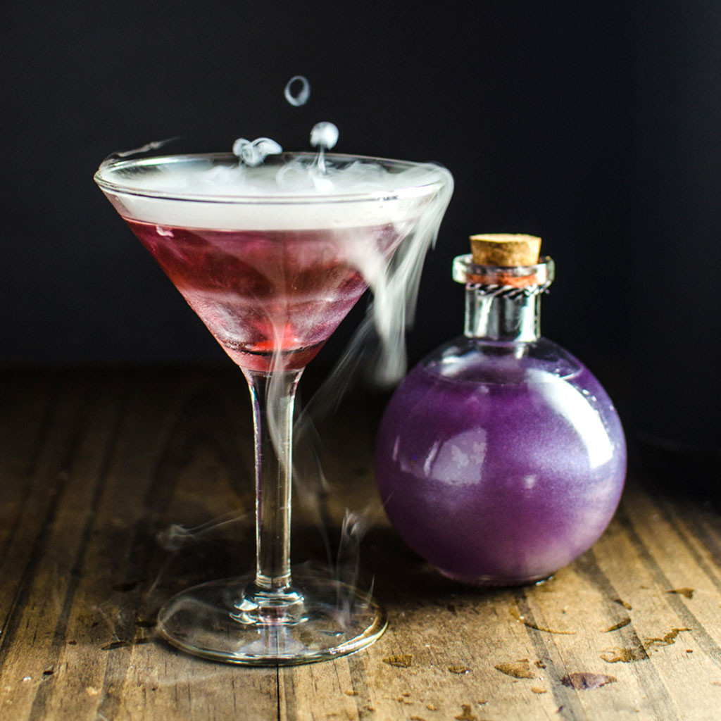 Halloween Alcoholic Drinks Recipes
 These Creepy Halloween Drinks Will Have You Saying ‘Booyah