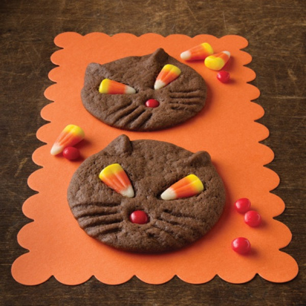 Halloween Cat Cookies
 Halloween Dessert Ideas – DessertedPlanet