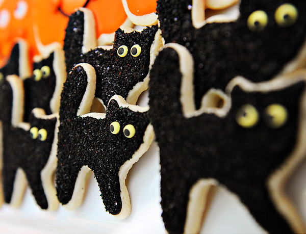 Halloween Cat Cookies
 Don t Be Scared These Halloween Kitties B Lovely Events