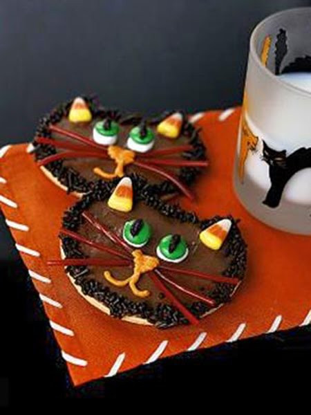 Halloween Cat Cookies
 Recipes Halloween Desserts