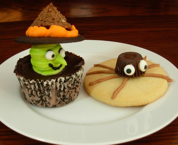 Halloween Cookies And Cupcakes
 Halloween Cookies and Cupcakes