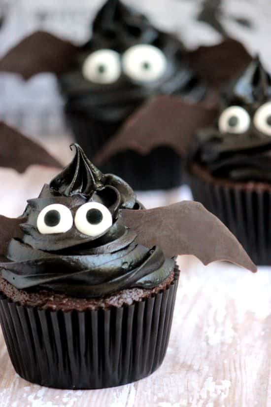 Halloween Cupcakes Pinterest
 Easy Bat Cupcakes A Cedar Spoon