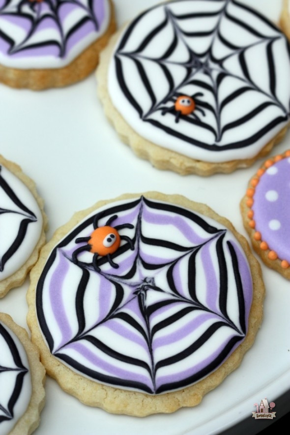 Halloween Decorated Cookies
 Easy Decorated Cookies for Halloween