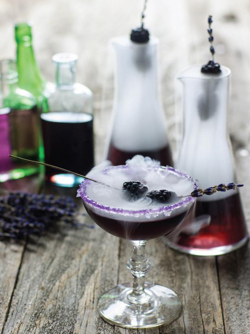 Halloween Drinks Alcoholic
 22 HALLOWEEN COCKTAIL RECIPES