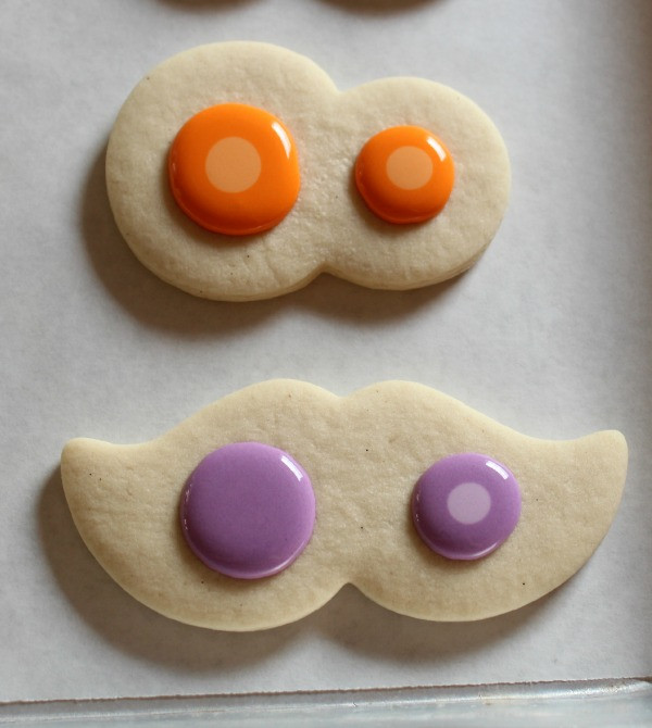 Halloween Eyeball Cookies
 Easy Eyeball Cookies – The Sweet Adventures of Sugar Belle