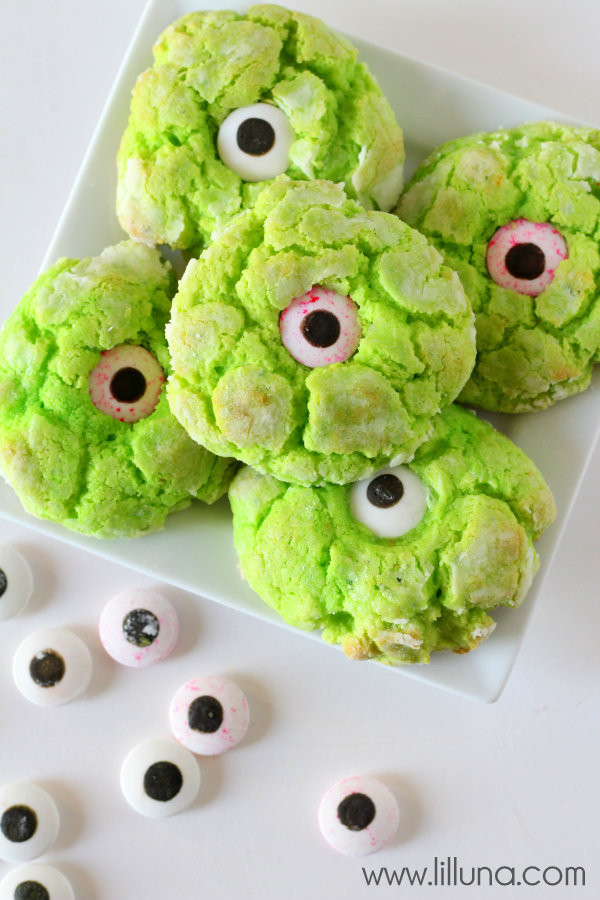 Halloween Eyeball Cookies
 Gooey Monster Eye Cookies