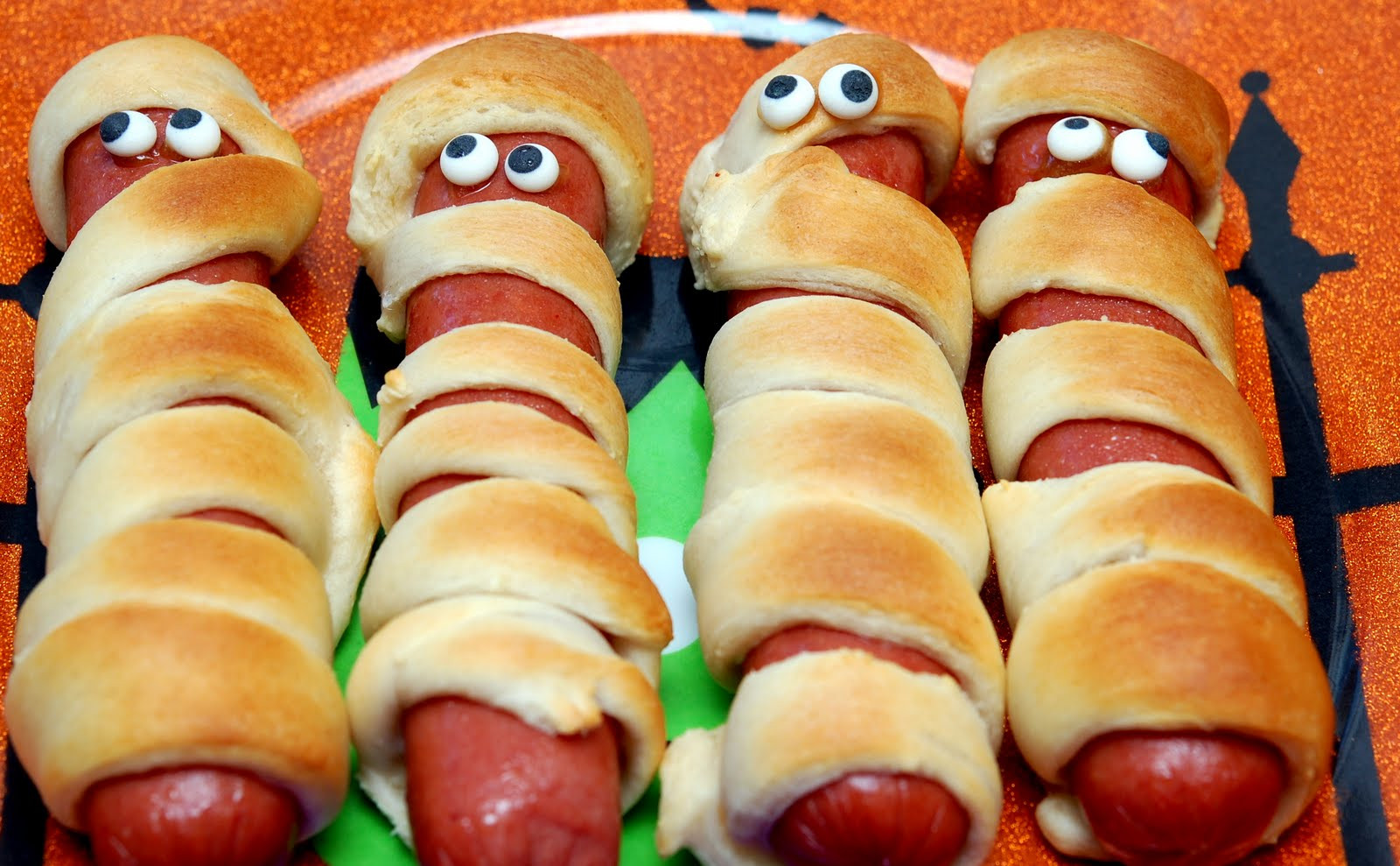 Halloween Hot Dogs Mummy
 MUMMY HOT DOGS FOR DINNER Hugs and Cookies XOXO