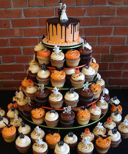 Halloween Inspired Cupcakes
 Halloween themed weddings