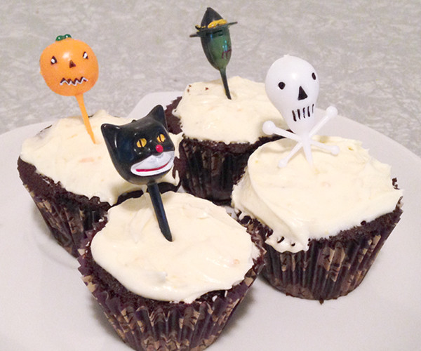 Halloween Inspired Cupcakes
 Reware Vintage